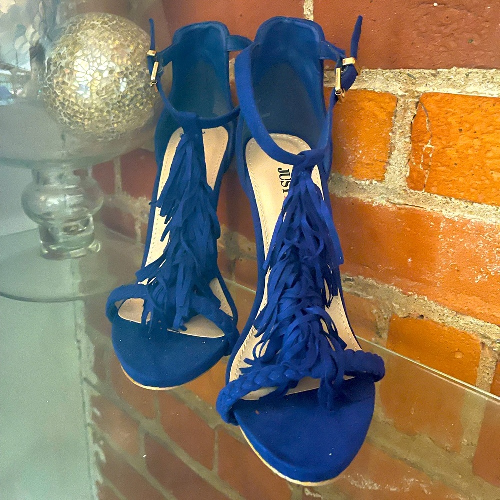Electric blue suede women’s heels! Size 7…